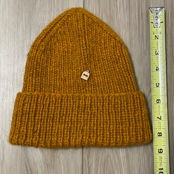 Handmade Myssy Farmi Beanie, Wool - Picture 2 of 3